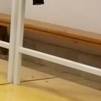 Panca in legno (panca svedese) e appendiabiti