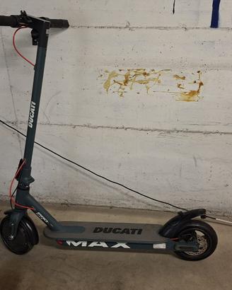 Monopattino DUCATI pro 1 EVO MAX, dichiaro NON FUN