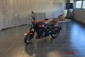 Triumph TRIDENT 800