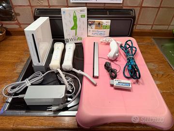 Nintendo Wii con Balance Board e tanti accessori