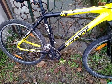 bici MTB Scott e bici da corsa