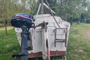 Barca a vela di 6m a empoli con motore mercury 6cv