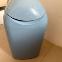 Tomme Tippee mangia pannolini