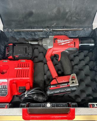 Rivettatrice Milwaukee M18 ONEFPRT