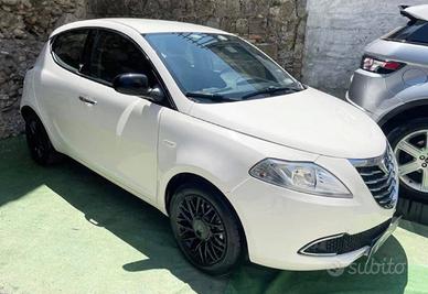 Lancia Ypsilon RATE / FINANZIAMENTI