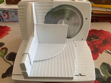 Affettatrice salvaspazio