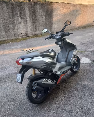 Aprilia sr 50