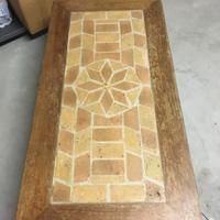 tavolo in legno e pietra pesante 