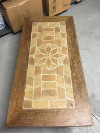 tavolo in legno e pietra pesante 