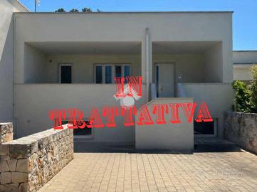 VILLA A SCHIERA A LOCOROTONDO