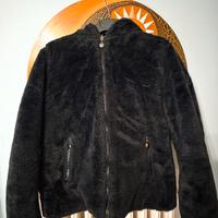 Cappotto Nero Corto In Finta Pelliccia