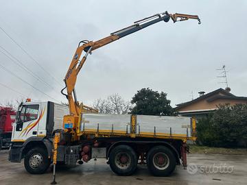 Motrice Iveco eurotech con la grù