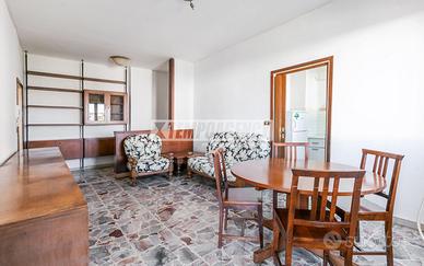 TRILOCALE DOPPIA ESPOSIZIONE AL CONFINE CON MILANO