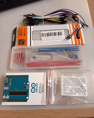 KIT con ARDUINO UNO R.3 ORIGINALE