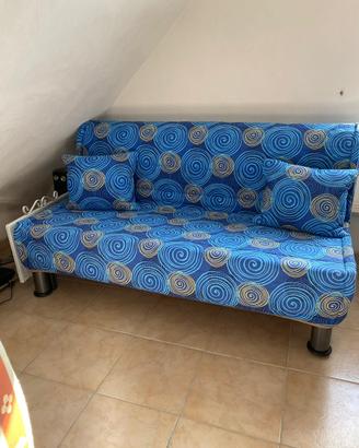 Divano letto 2 posti con rivestimento e cuscini
