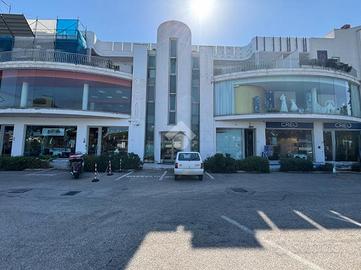 NEGOZIO A CITTÀ SANT'ANGELO