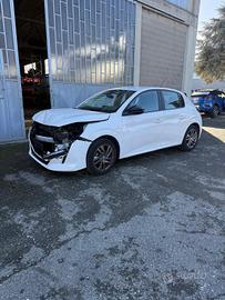 Peugeot 208 1.2 Benz. anno 2023 (solo ricambi)