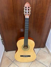 Chitarra con rispettiva custodia portatile