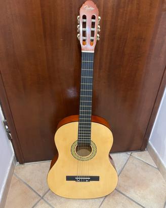 Chitarra con rispettiva custodia portatile