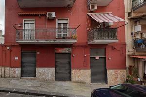 Ad. via arenaccia- locale comm.le libero