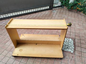 Scaffale con ruote 