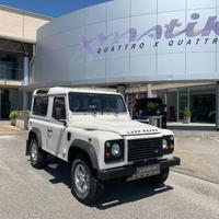 LAND ROVER Defender 90 2.4 TD4 Station Wagon 4 P