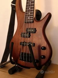 Basso elettrico con custodia e cinghia