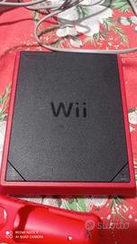 Nintendo Wii Mini rossa + 2 giochi (Mario Kart + M