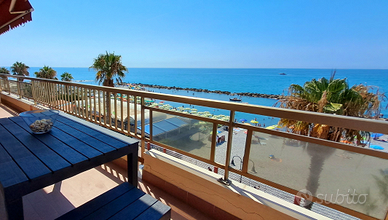 CASA ANNA VENTIMIGLIA appartamento fronte mare