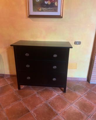 Comò nero