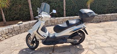 Beverly 300 Tourer