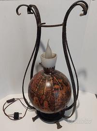 lampada Vintage con base a forma di mappamondo