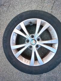 Cerchi  in lega con gomme estive Alfa Giulietta