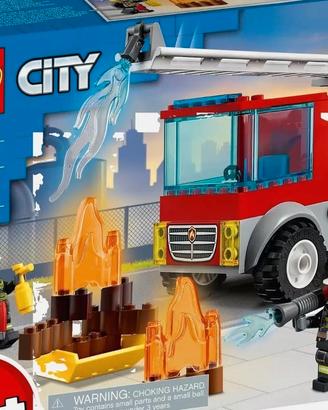 LEGO City 60280 - Autopompa con Scala