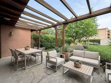 Villa di 200 m² con più di 5 locali a Granarolo de