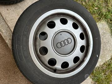 Set 4 cerchi + gomme usate audi a1