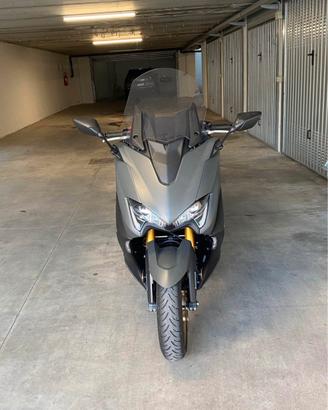 T-Max 560 tech max
