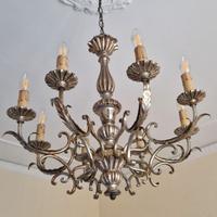 Lampadario in legno lavorato color argento