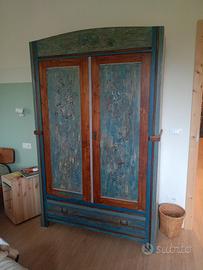 Armadio in legno dipinto Azzurro