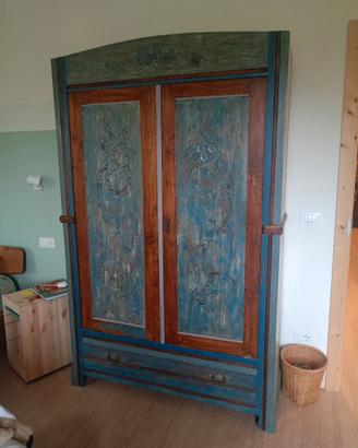 Armadio in legno dipinto Azzurro