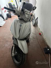 Beverly 300