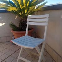 Sedie pieghevoli in plastica resistente 