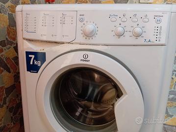 Lavatrice INDESIT IWC 7115  KG 7