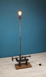 Lampada da terra industriale vintage steampunk