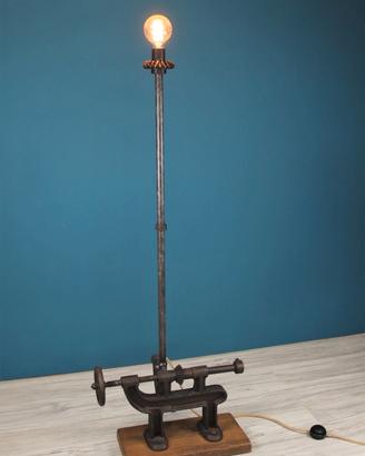 Lampada da terra industriale vintage steampunk