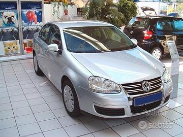 Parabrezza Volkswagen Jetta 05-11