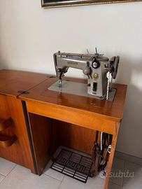 Macchina da cucire Singer 319m con mobile