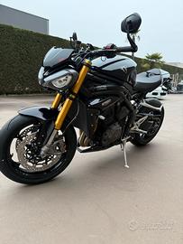 Triumph speed triple1200 RS