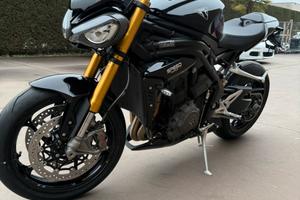 Triumph speed triple1200 RS