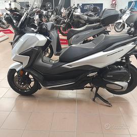 Honda Forza 125